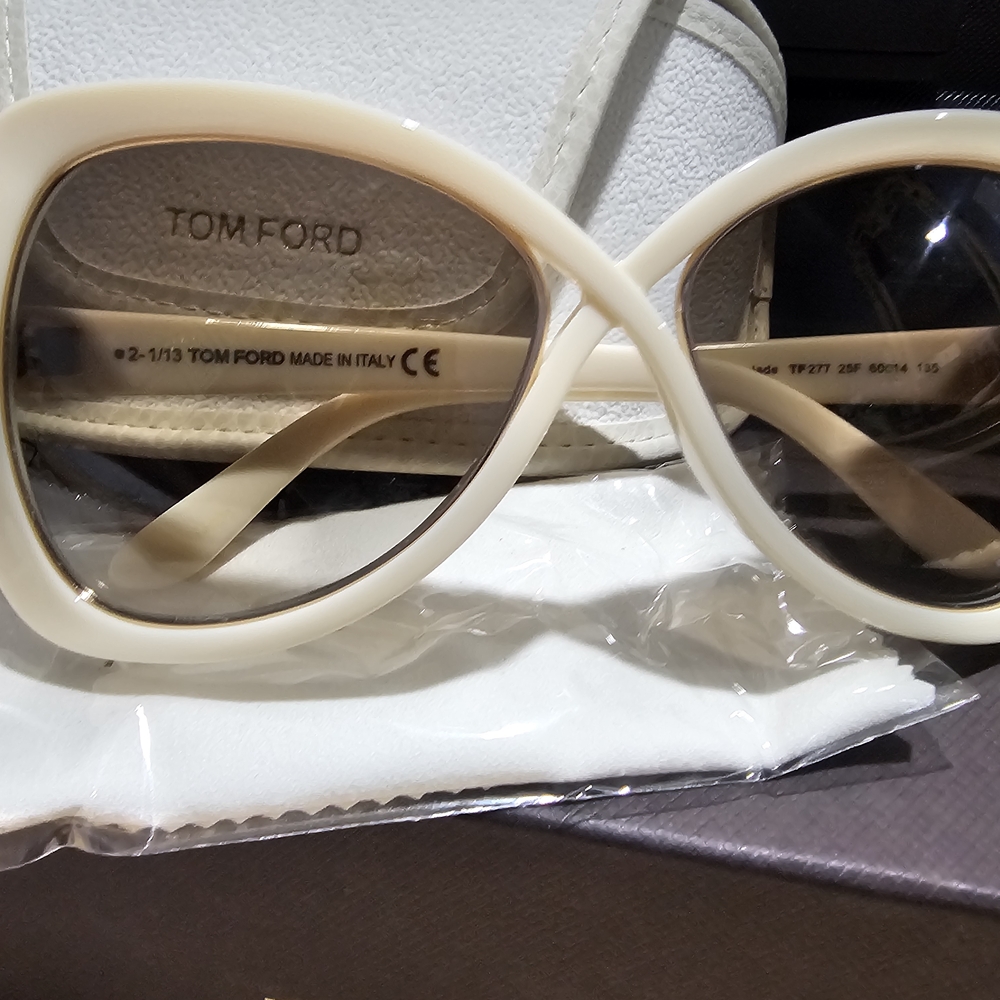 Tom Ford Ivory Sunglasses with Gold Accent - Picture 7 of 13